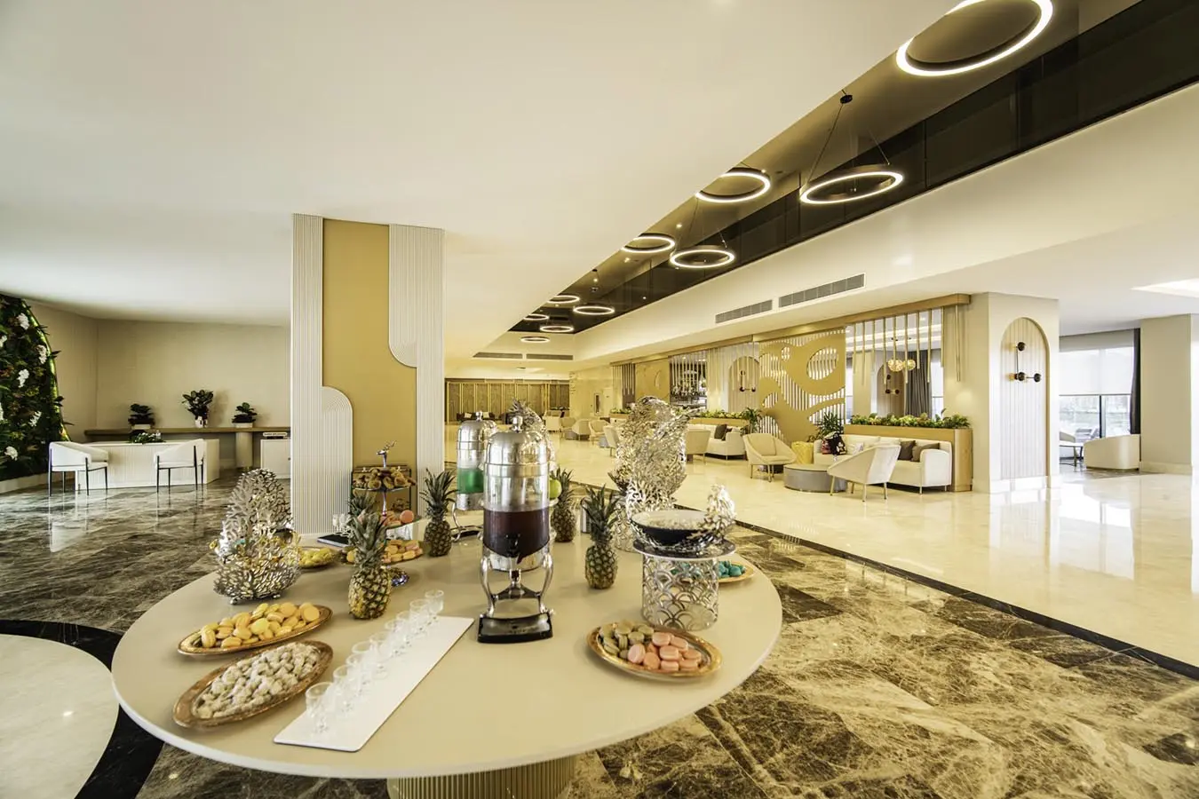 Side Moon Palace Hotel